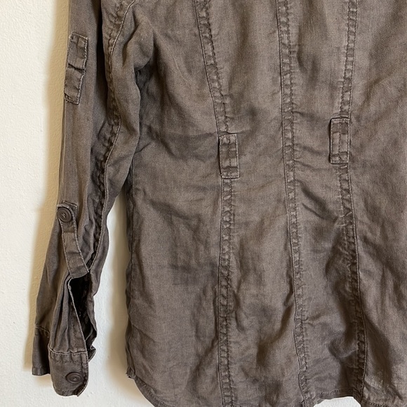 Get Ready to‎ Rock the Utility Trend with CAbi Button Up Jacket! - Picture 4 of 5